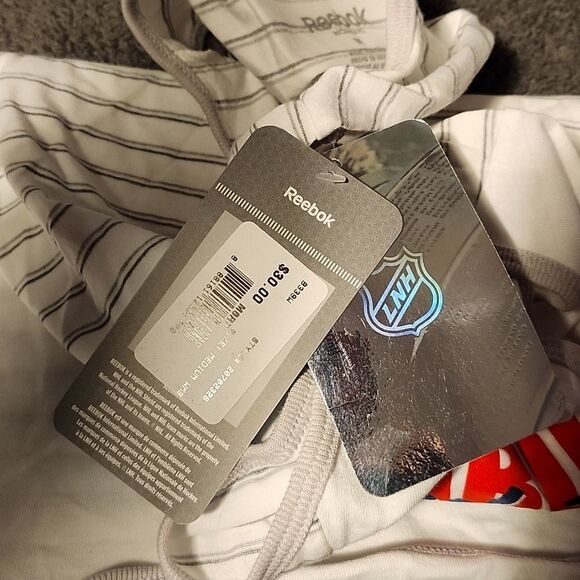 Reebok White Graphic Fitted Sleeveless Tank Top - Picture 3 of 5